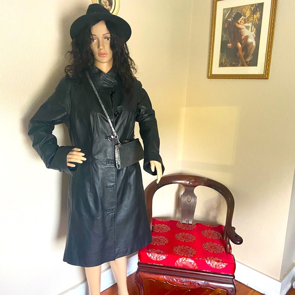GORGEOUS DANIER ORIGINAL FULL LENGTH COAT!